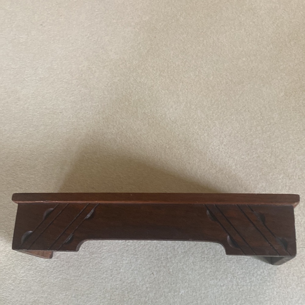Vintage Art Deco look oak veneer wood display shelf with metal rings for hanging - Picture 2 of 11